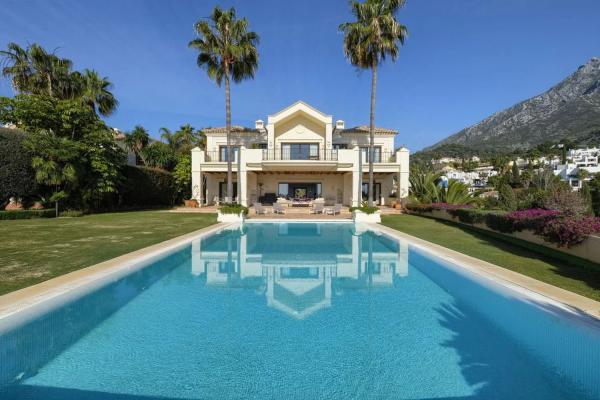 Casa independiente en Urbanización Marbella Hill Club