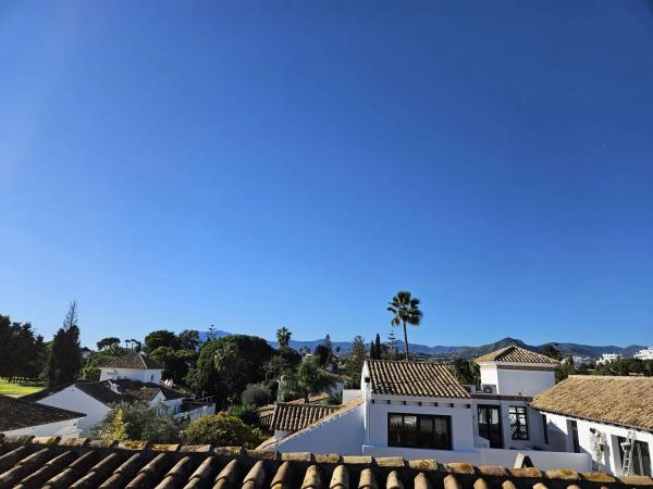 Casa independiente en Urbanización Guadalmina Alta