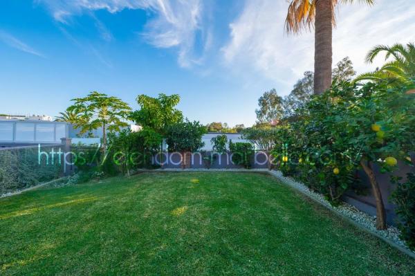 Casa independiente en avenida del Cortijo