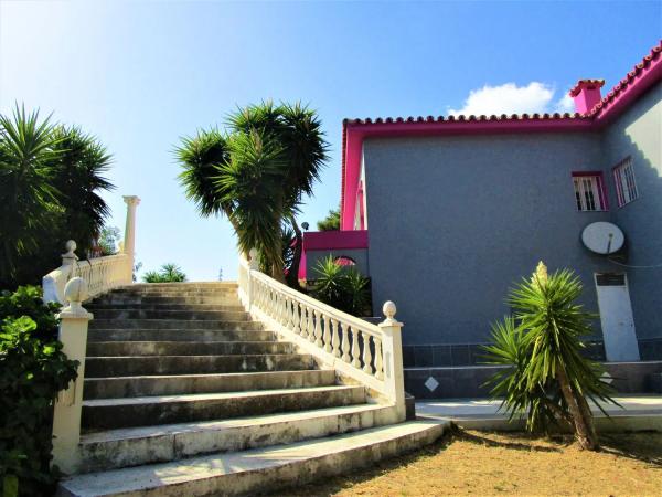 Casa independiente en Urbanización Parque Elviria