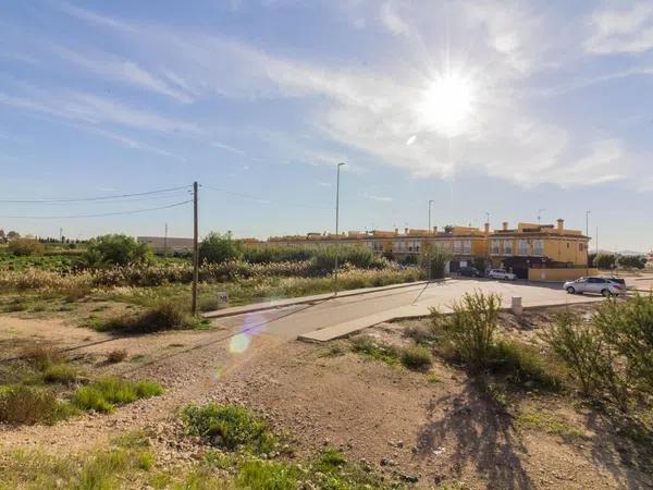 Terreno en calle Reino Unido