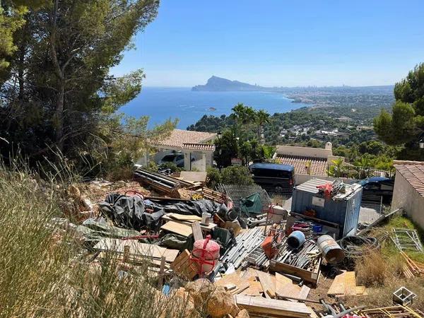 Terreno en avenida Europa