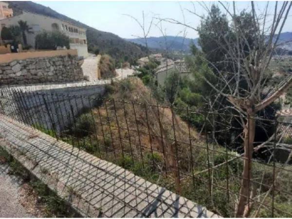 Terreno en Urbanización la Almazara