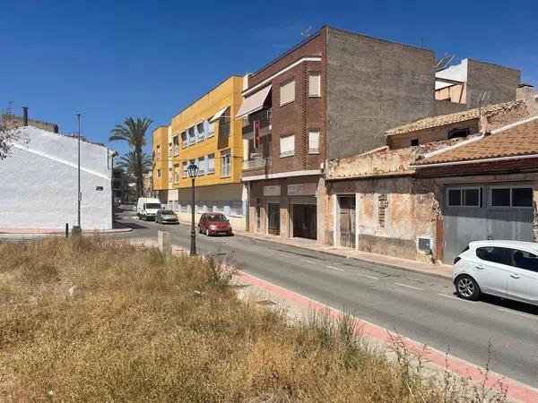 Terreno en plaza Andalucía, 3