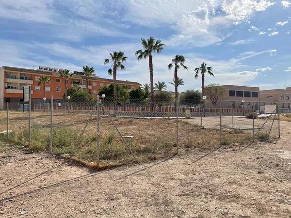 Terreno en plaza Andalucía, 3