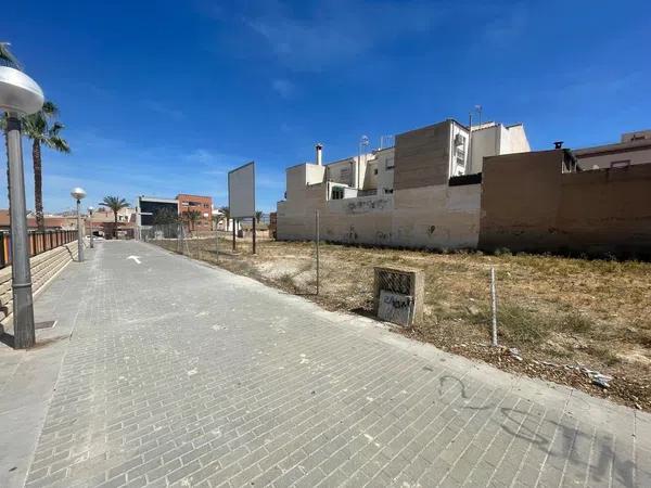 Terreno en plaza Andalucía, 3