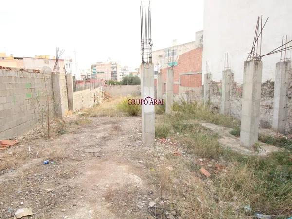 Terreno en calle de Calp, 14