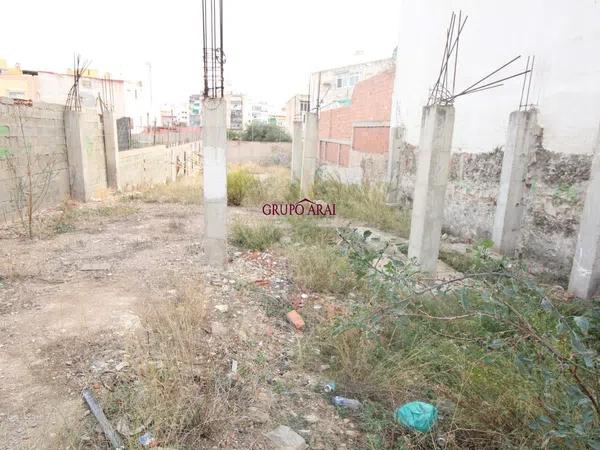 Terreno en calle de Calp, 14