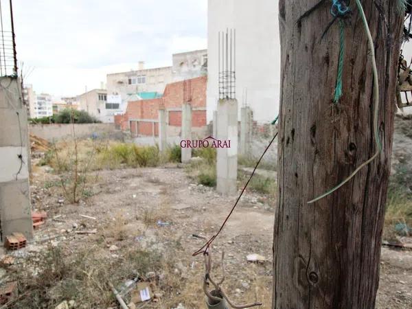 Terreno en calle de Calp, 14