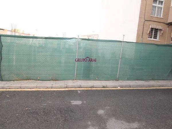 Terreno en calle de Calp, 14