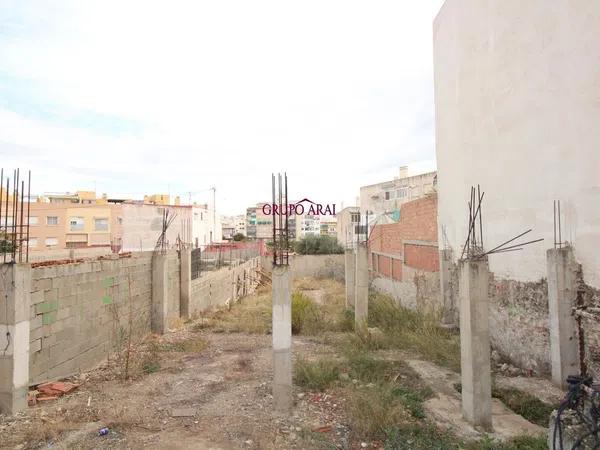 Terreno en calle de Calp, 14