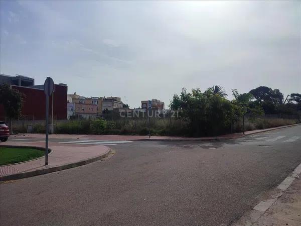 Terreno en calle Mestre José Vives, 1