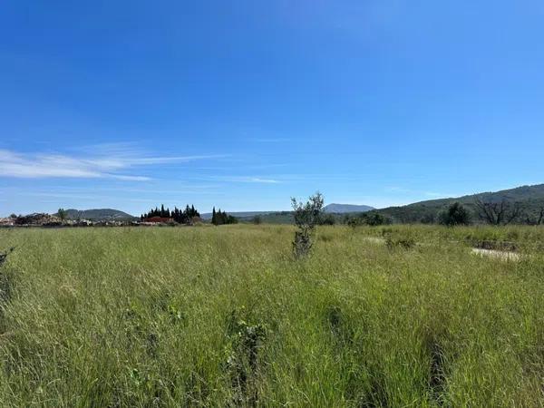 Terreno en carretera Gata