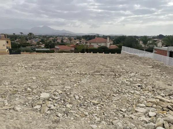 Terreno en calle de l'Olivera, 27