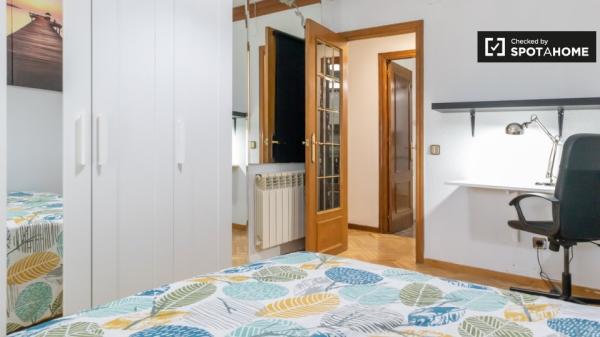 Habitaciones en alquiler en apartamento de 5 dormitorios en Alcalá De Henares.