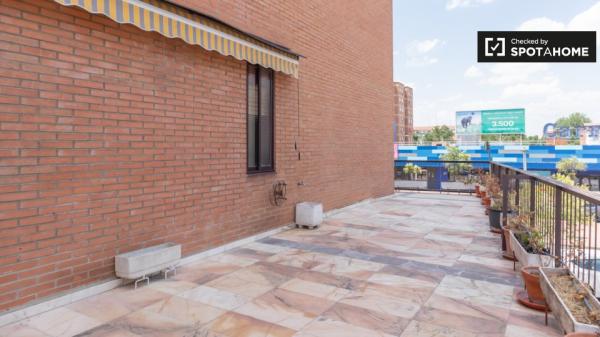 Habitaciones en alquiler en apartamento de 5 dormitorios en Alcalá De Henares.