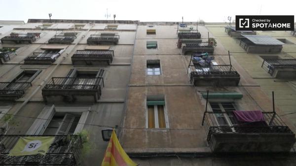 Einzelzimmer zu vermieten, 4-Zimmer-Wohnung, El Raval