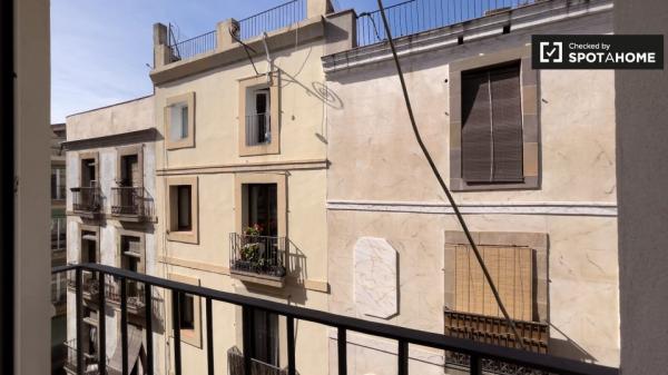 Se alquila habitación en piso de 4 dormitorios en El Raval, Barcelona