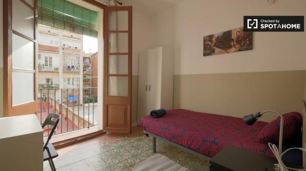 Se alquila habitación en piso de 4 dormitorios en El Raval, Barcelona