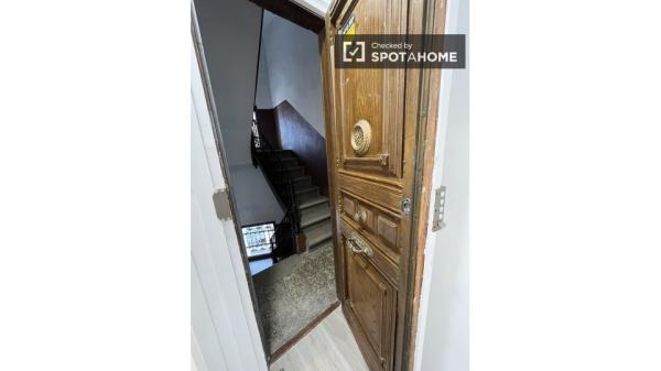 Quarto em apartamento compartilhado recentemente reformado em Barcelona