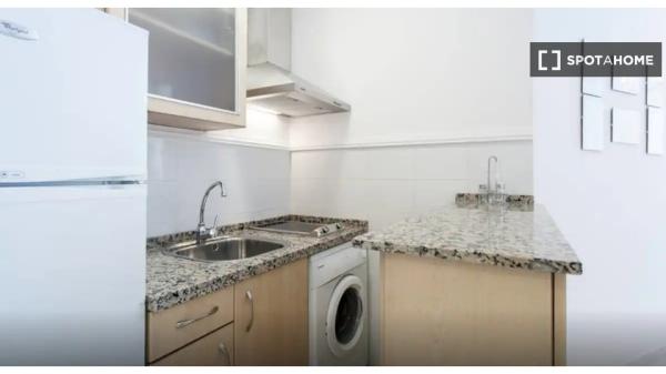 Apartamento de 1 dormitorio en alquiler en Casco Antíguo, Sevilla