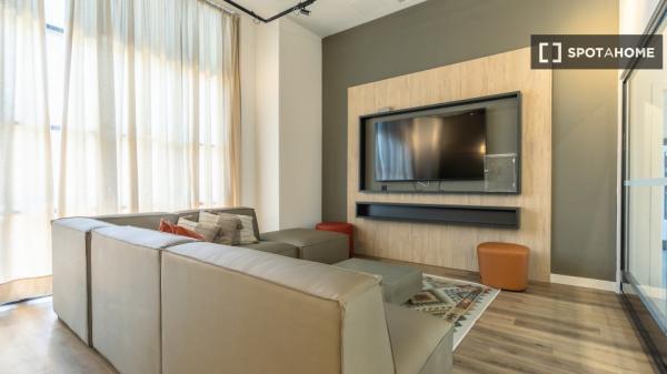 Apartamento estudio en alquiler en residencia en La Paz, Madrid