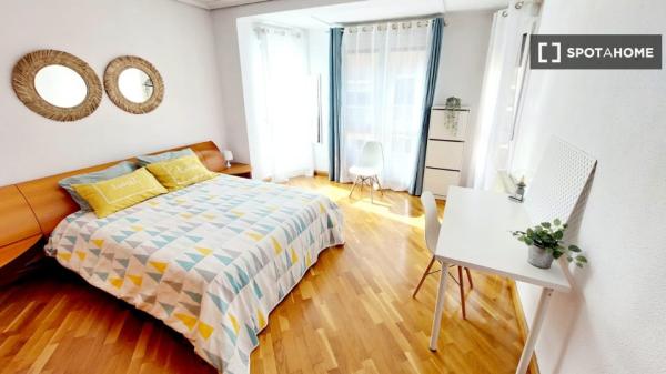 Piso de 3 habitaciones en alquiler en Valencia