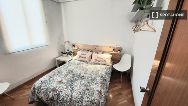 Piso de 3 habitaciones en alquiler en Valencia