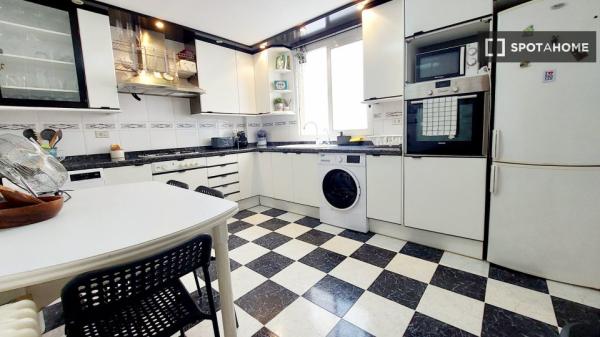 Piso de 3 habitaciones en alquiler en Valencia