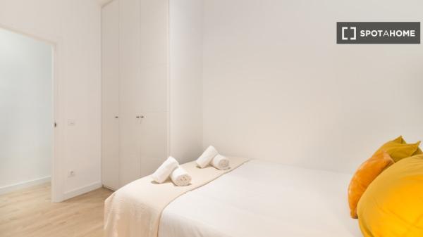 Apartamento de 2 dormitorios en alquiler en Malasaña, Madrid