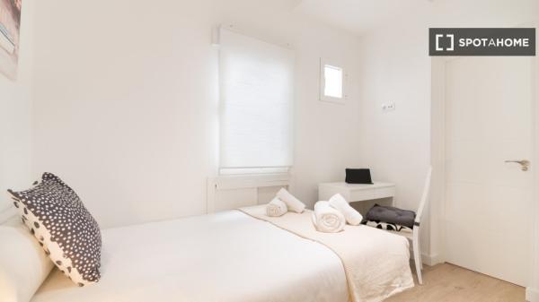 Apartamento de 2 dormitorios en alquiler en Malasaña, Madrid