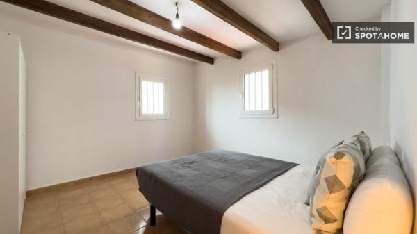 Zimmer zu vermieten in einer 3-Zimmer-Wohnung in Barcelona