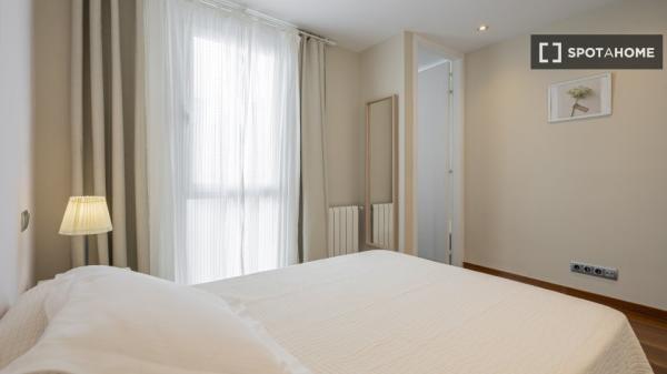 Zimmer zu vermieten in 4-Zimmer-Wohnung in Madrid