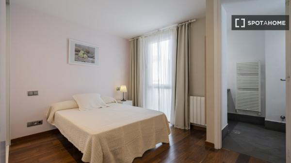 Zimmer zu vermieten in 4-Zimmer-Wohnung in Madrid