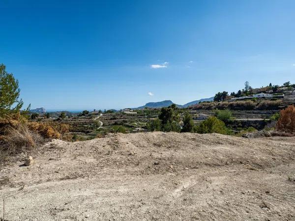 Terreno en calle Clara Campoamor