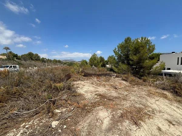 Terreno en calle Benitzaina