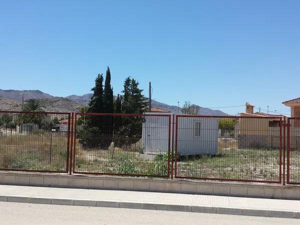 Terreno en calle Rosalía de Castro, 11