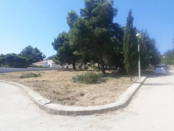 Terreno en calle Viella, 6