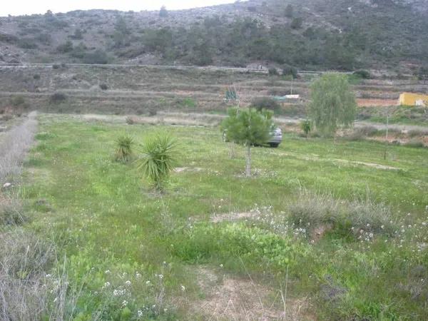 Terreno en Hondón de las Nieves