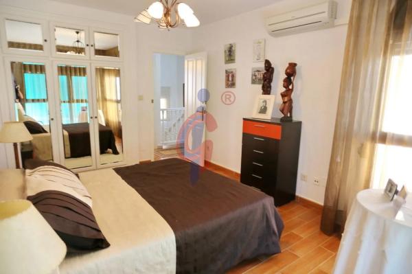 Chalet adosado en calle les Vinyes, 131