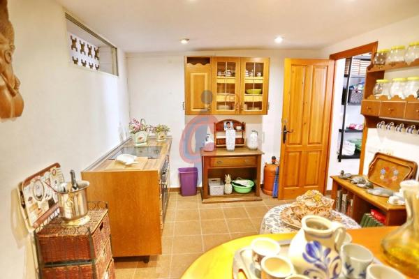 Chalet adosado en calle les Vinyes, 131