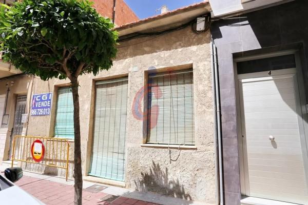 Casa independiente en calle Vicente Ramos, 6