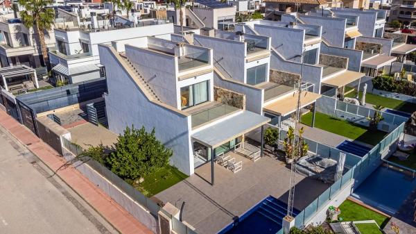 Casa independiente en calle Jónico, 3