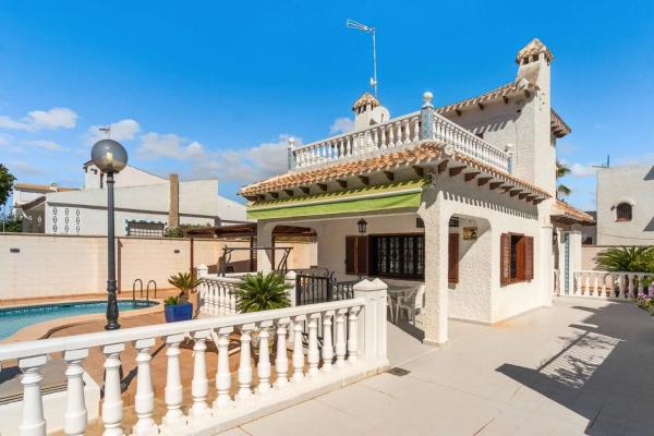 Casa independiente en calle Elcano Zen