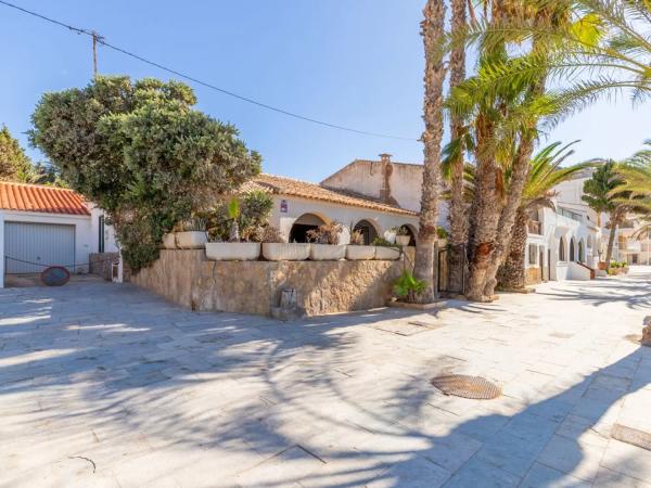 Casa independiente en calle Puerto Roque