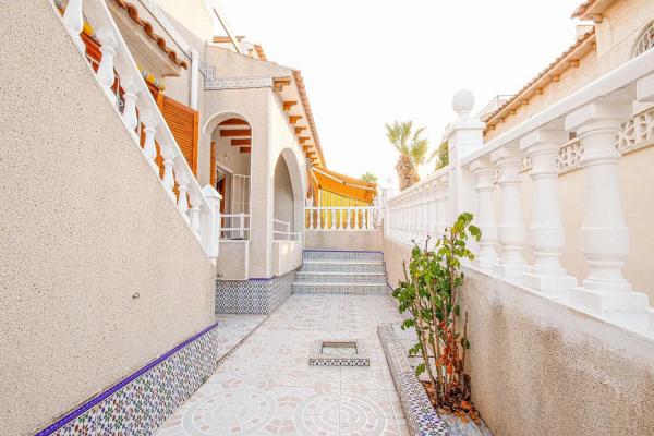 Casa independiente en calle Moncayo s/n