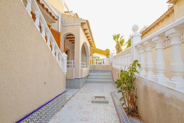 Casa independiente en calle Moncayo s/n