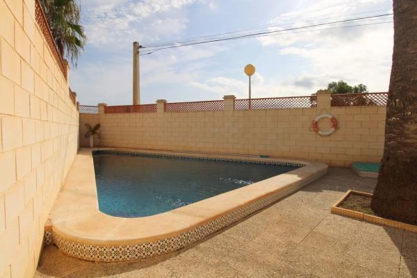 Chalet en Barrio Lomas de Cabo Roig-Los Dolses