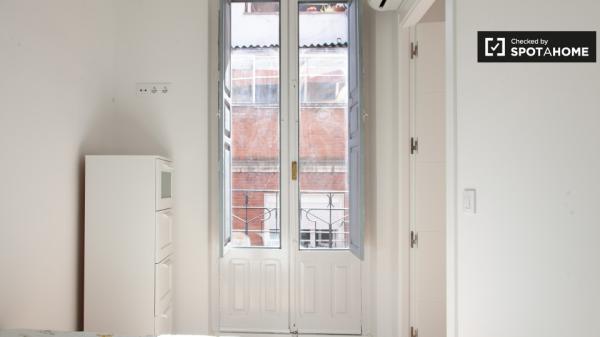 Moderno apartamento de 2 dormitorios en alquiler en La Latina, Madrid