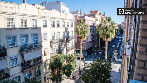 Luminoso estudio en alquiler en Camins al Grau, Valencia.